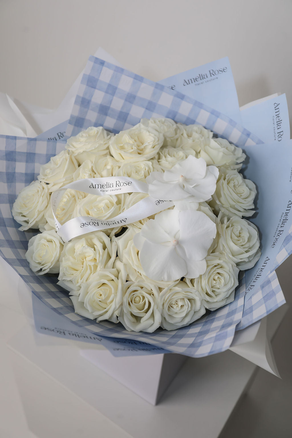 24 White Roses