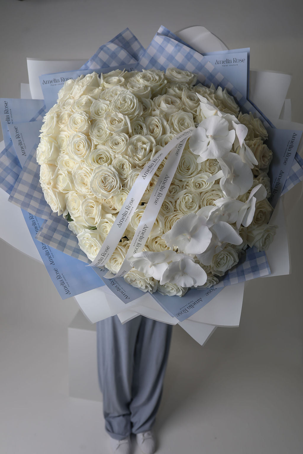 100 White Roses