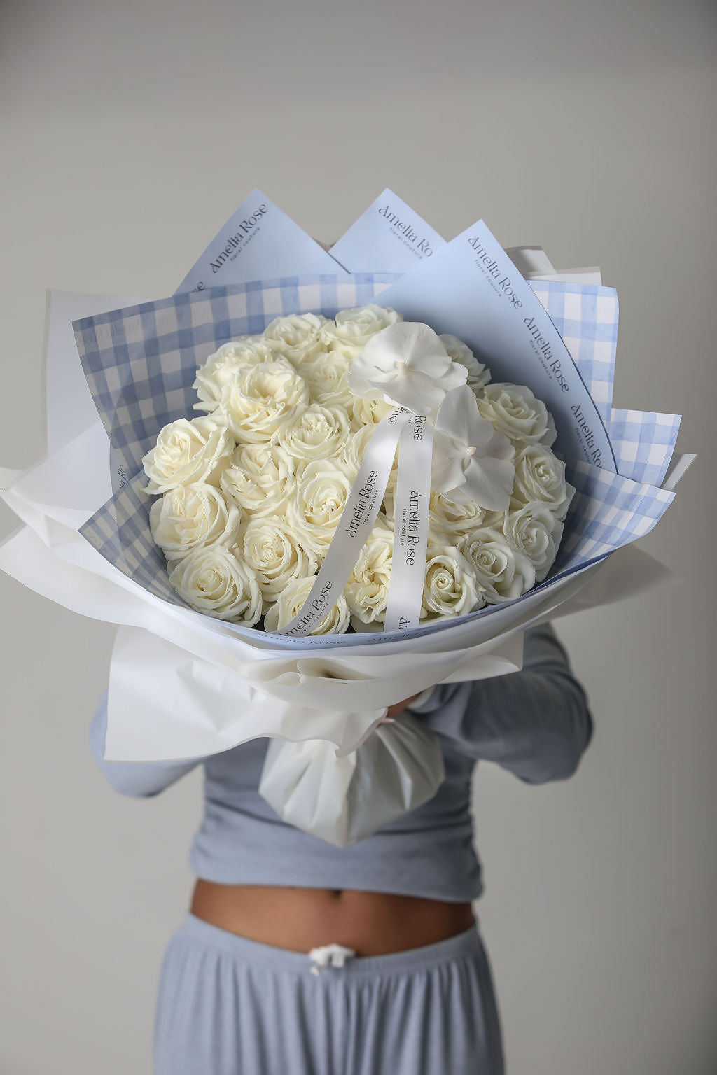 24 White Roses
