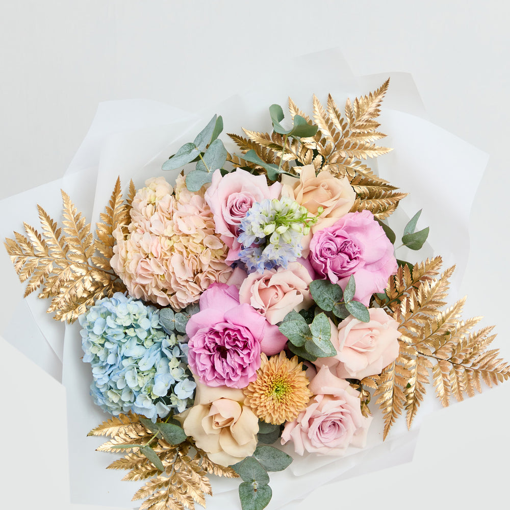 
                  
                    Pastel with gold
                  
                