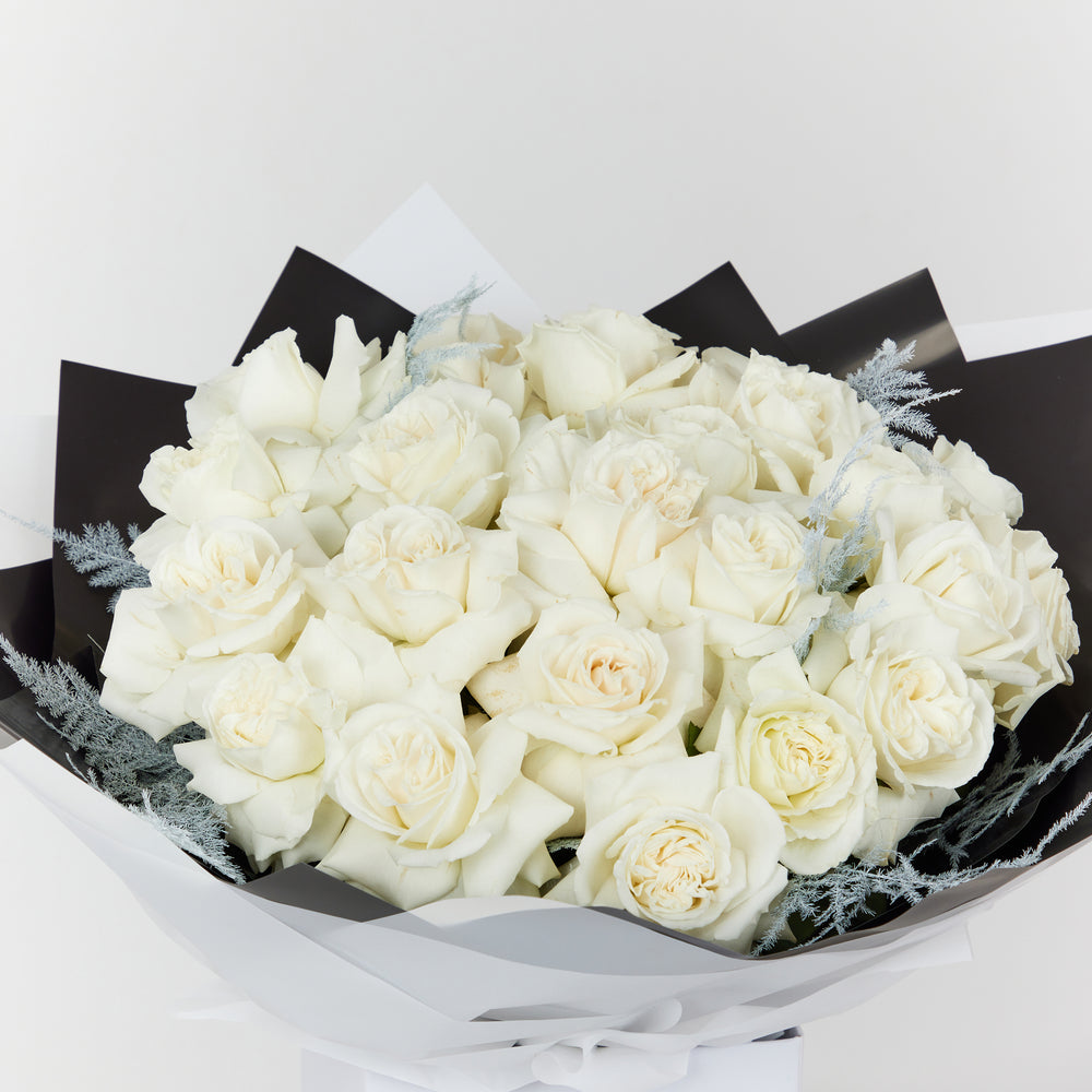 24 White Roses